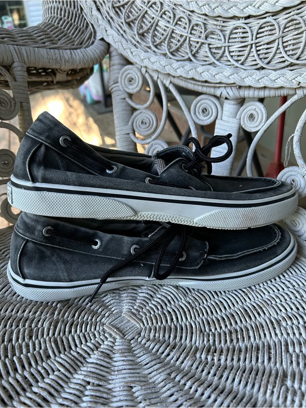 Sperry Men’s Grey Canvas Low-Top Sneakers Bahamas 2 eye Boat shoes. Like new